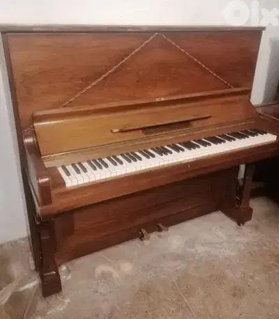 بيانو فخر الصناعه الالمانية اصلي خارق النظافة piano