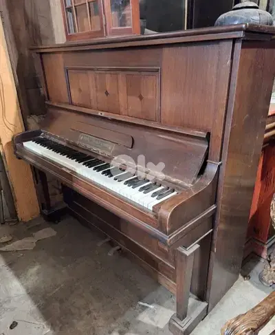 piano بيانو خشب جوز خارق النظافة مميز انتيك سعر لقطة