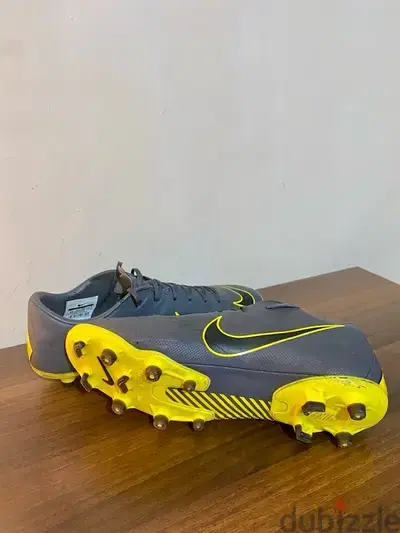 Nike Mercurial engineered for speed, football shoes, size 43