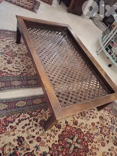 طاولة مميزة انتيك خشب تاك شغل فني رائع جدا coffee table