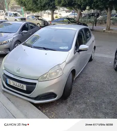 Peugeot 208 2016
