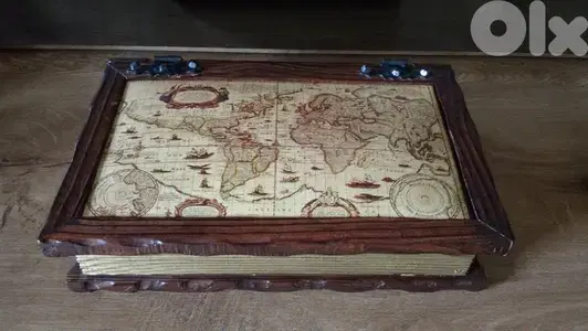 Dark Brown Wooden Cigar Box