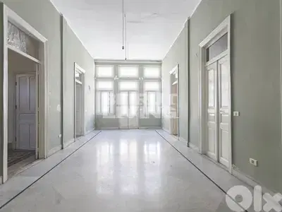 Charming Character | Heigh Ceiling | Sunny