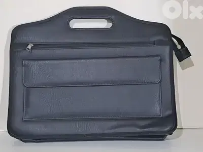 2 briefcases for men, made of leather
