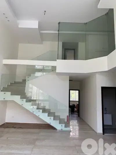 Apartment (licensed as office use too)