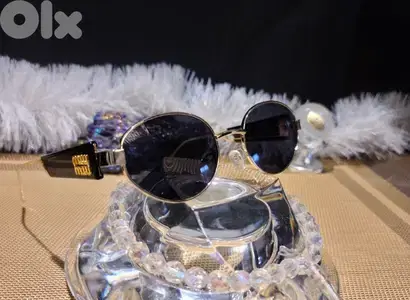 MIU MIU luxurious sunglasses