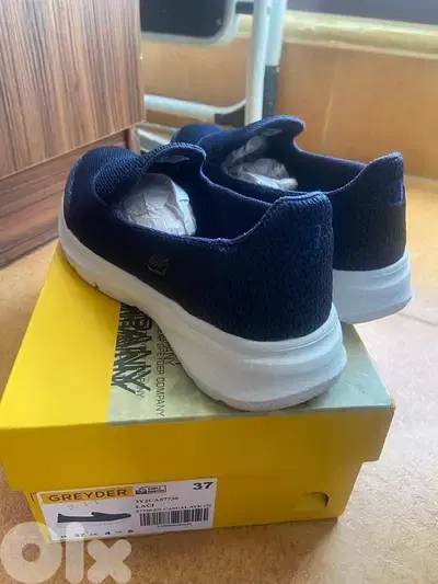 Greyder women’s slip on sneakers size 37 with box