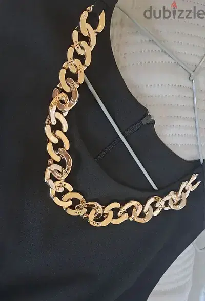 فستان اسود جديد