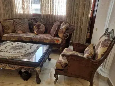 صالون للبيع قليل الاستعمال شبه جديد