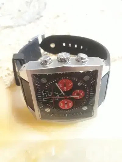ساعة بوما كرونو