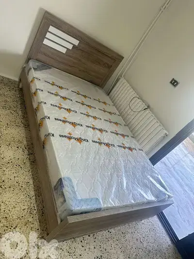 تخت مفرد ونص مع فرشة اسفنج طبية كفالة 5 سنين