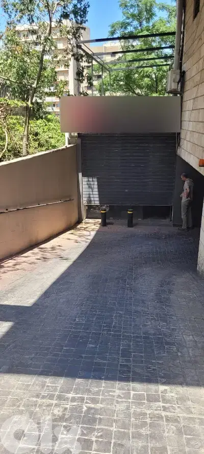 A 465 m2 warehouse for sale in Zalka