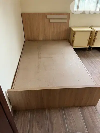 تخت مفرد ونص جديدة بافضل الاسعار من المعمل