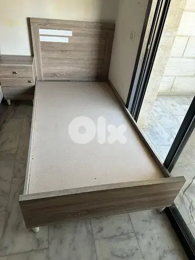 تخت مفرد عرض 100 موديل جديد مع كمود صغيرة