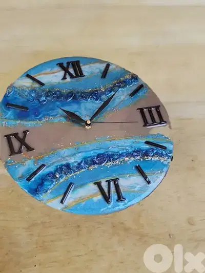 customized resin clock
