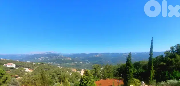 Villa / Palace for sale in Baabdat on a 6000Sqm plot with an open view