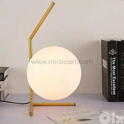 Minimalist Gold Sphere Table Lamp – Warm Glow for Desks & Downtime
