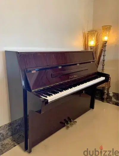 piano high quality like new 3 pedal tuning warranty beautiful sound