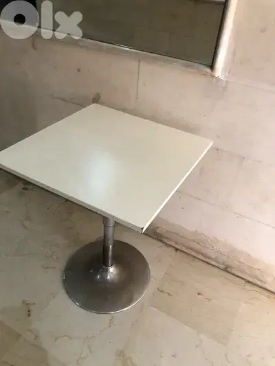 kitchen table / adjustable table 60cm. 60$