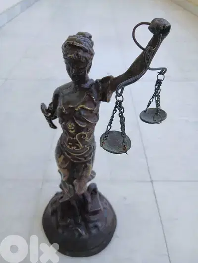 تمثال العدالة
