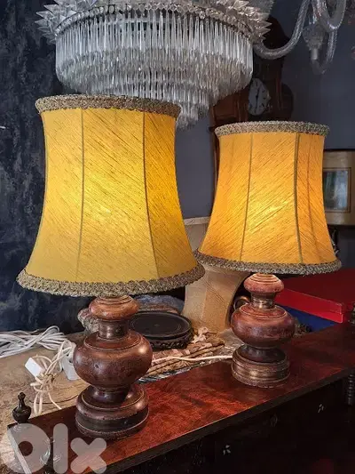 2 wooden lamps