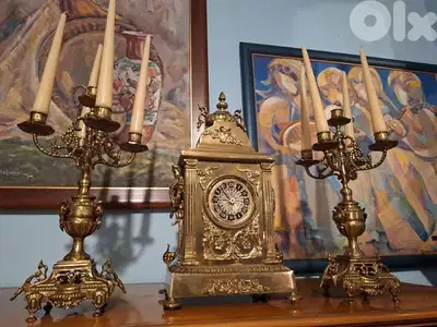 ساعة مع شمعدان عدد٢ برونز فرنسي انتيك شغل فني مميز