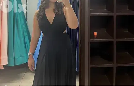 black dress used 1 time and it’s new