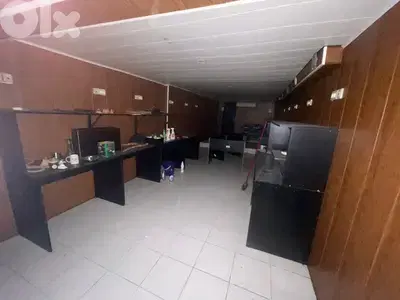 A 100 m2 store for sale in Zalka - محل تجاري للبيع في الزلقا