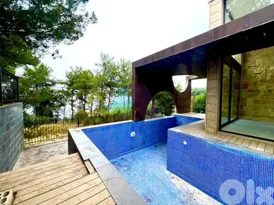 LUX Villa +Garden & Pool +View for sale in Tilal Chemlane- Aley -عاليه
