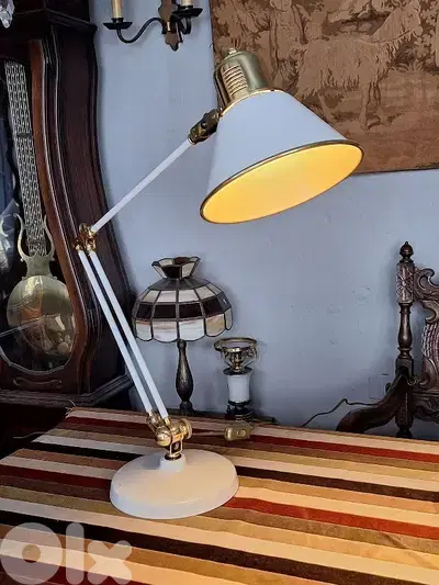 flexible desk lamp