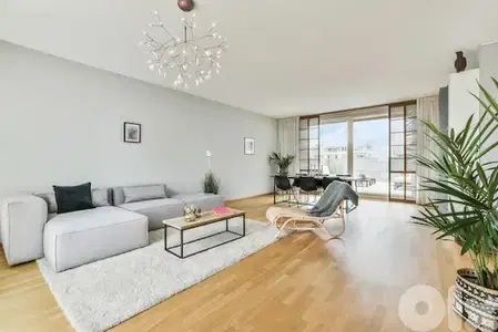 DOWNTOWN PRIME / SEA VIEW , HIGH FLOOR (360SQ) 3 MASTER BEDS  (BT-504)