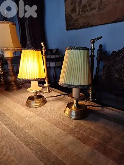 pair of small lamps