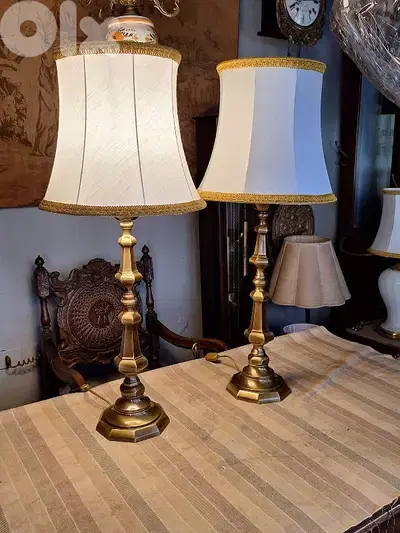 2 large bronze lamps