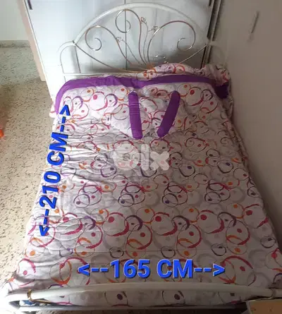 sleeping room Bed