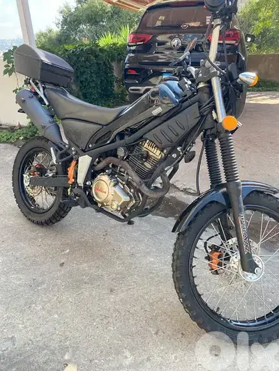 cross motorcycle 250cc great condition.