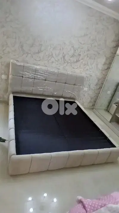 تخت منجد بالكامل مع بنك جديدة من المعمل (high quality)