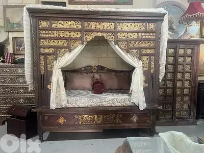 wooden divan daybed