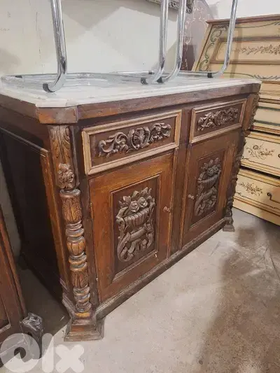 باهو فرنسي انتيك خشب جوز وجه رخام رائع جدا