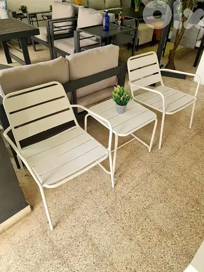 طقم مقعدين
