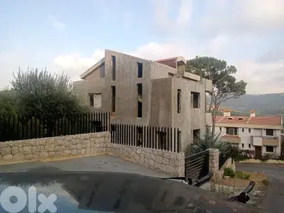 villa For sale in baabdat فيلا للبيع في بعبدات