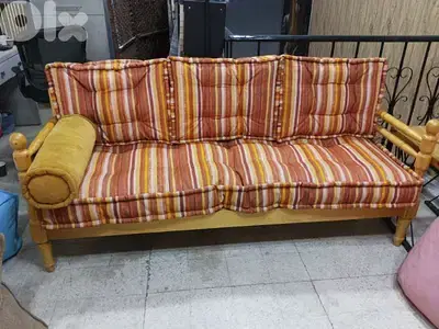Arabic seat