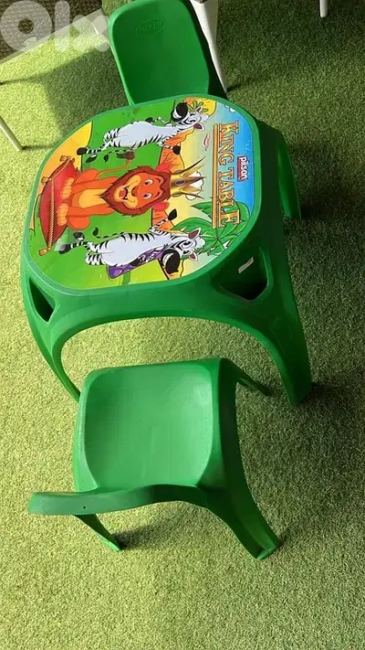 Table With Two Chairs green color pilsan