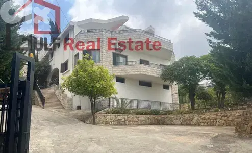 Luxury villa super catchy deal in Aytat