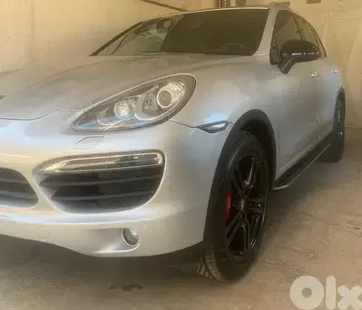 Brand New Porsche Cayenne S / odo 95000 km Only