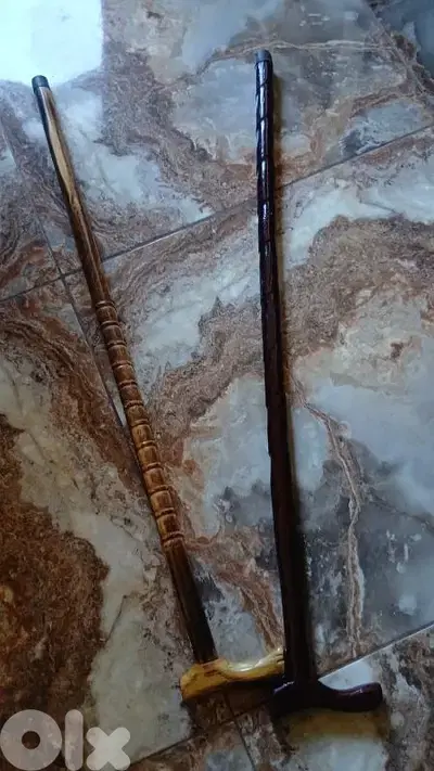 عكاز خشب