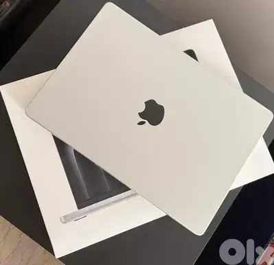 Macbook Pro M4 - 16R/512 SSD Silver Like New Macbook Pro M4 - 16R/512 SSD Silver Like New