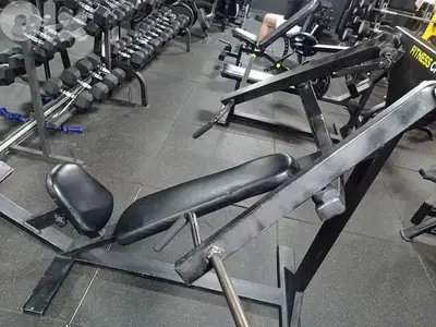 Chest Press Machine Geo Sport Equipment معدات رياضية متنوعة