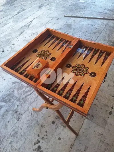طاولة زهر خشب زين انتيك بسعر لقطة
