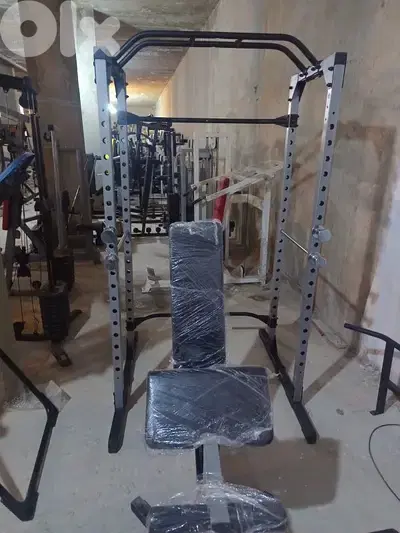 Squat Rack Cage Geo Gym Equipment معدات رياضية متنوعة