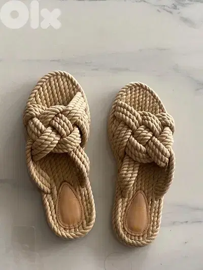 slippers